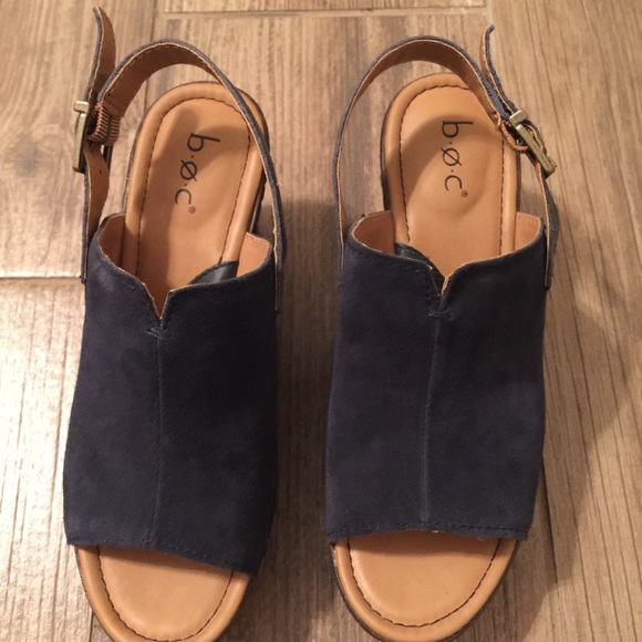 boc navy sandals